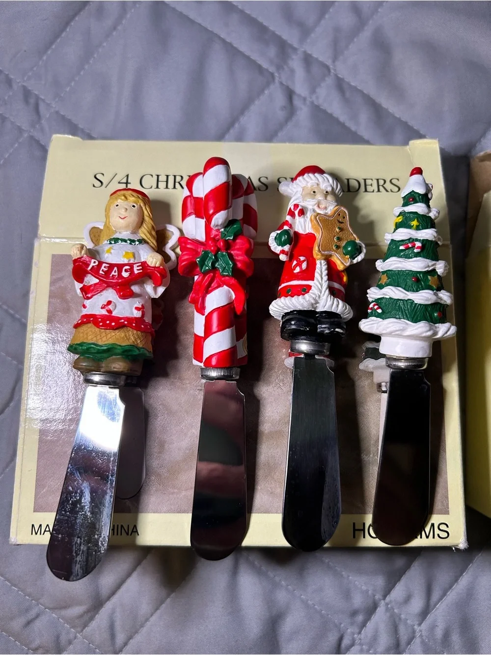 Vintage Boston Warehouse spreaders feature resin handles